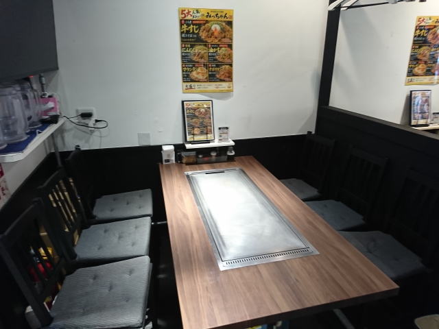 鉄板焼きそば酒場 みっちゃん 店内写真3